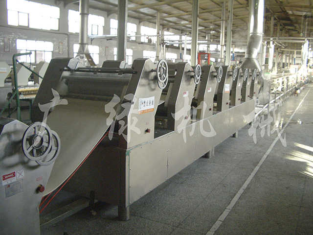 方便麵生（shēng）產線（xiàn）